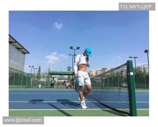 成都网球队与上海网球队赛后复盘团队协作的成功与不足分析 成都网球队与上海网球队赛后复盘团队协作的成功与不足分析